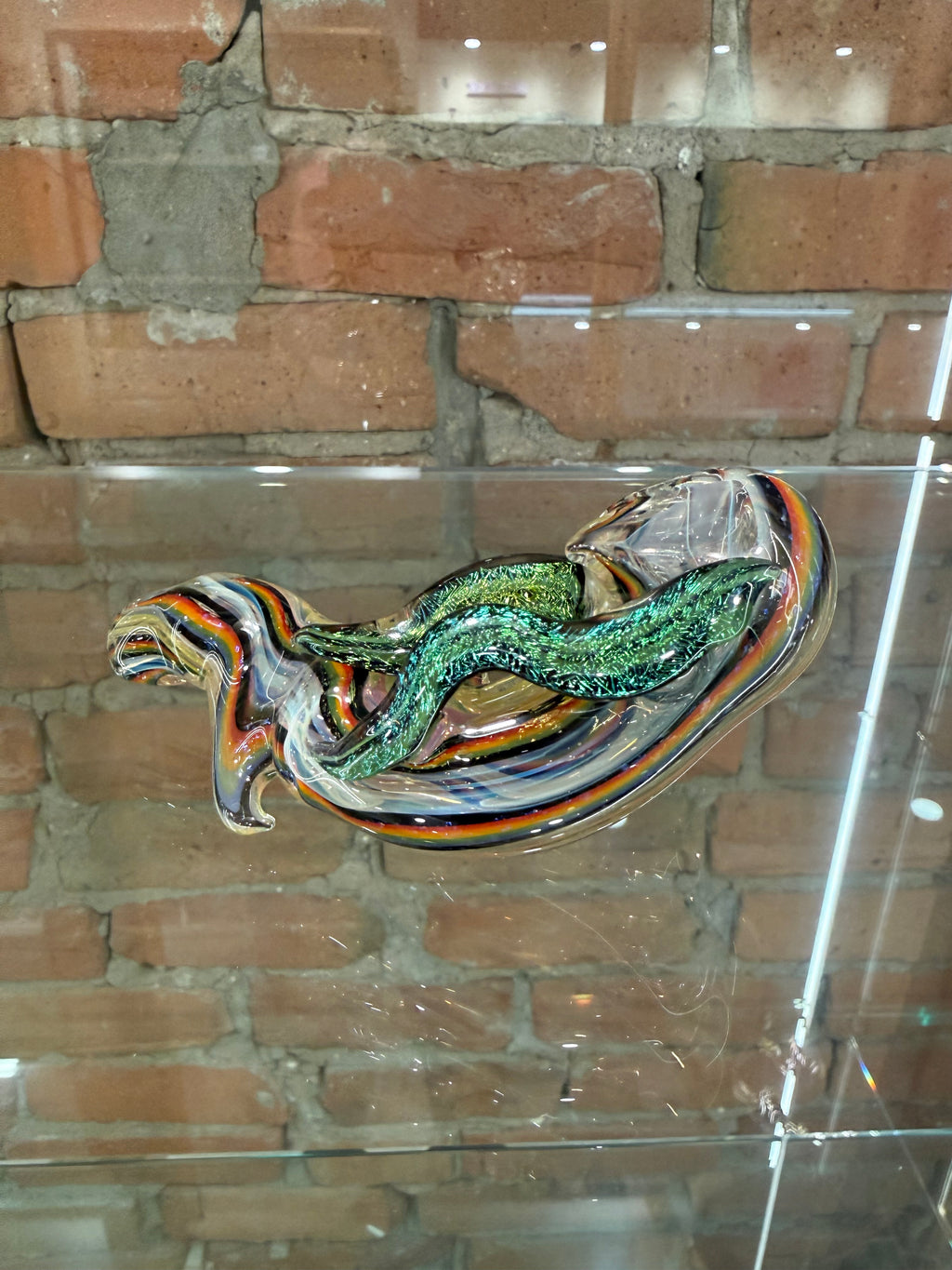 Pipe à fumée et dichroïque en verre taillé en forme de pierre tombale