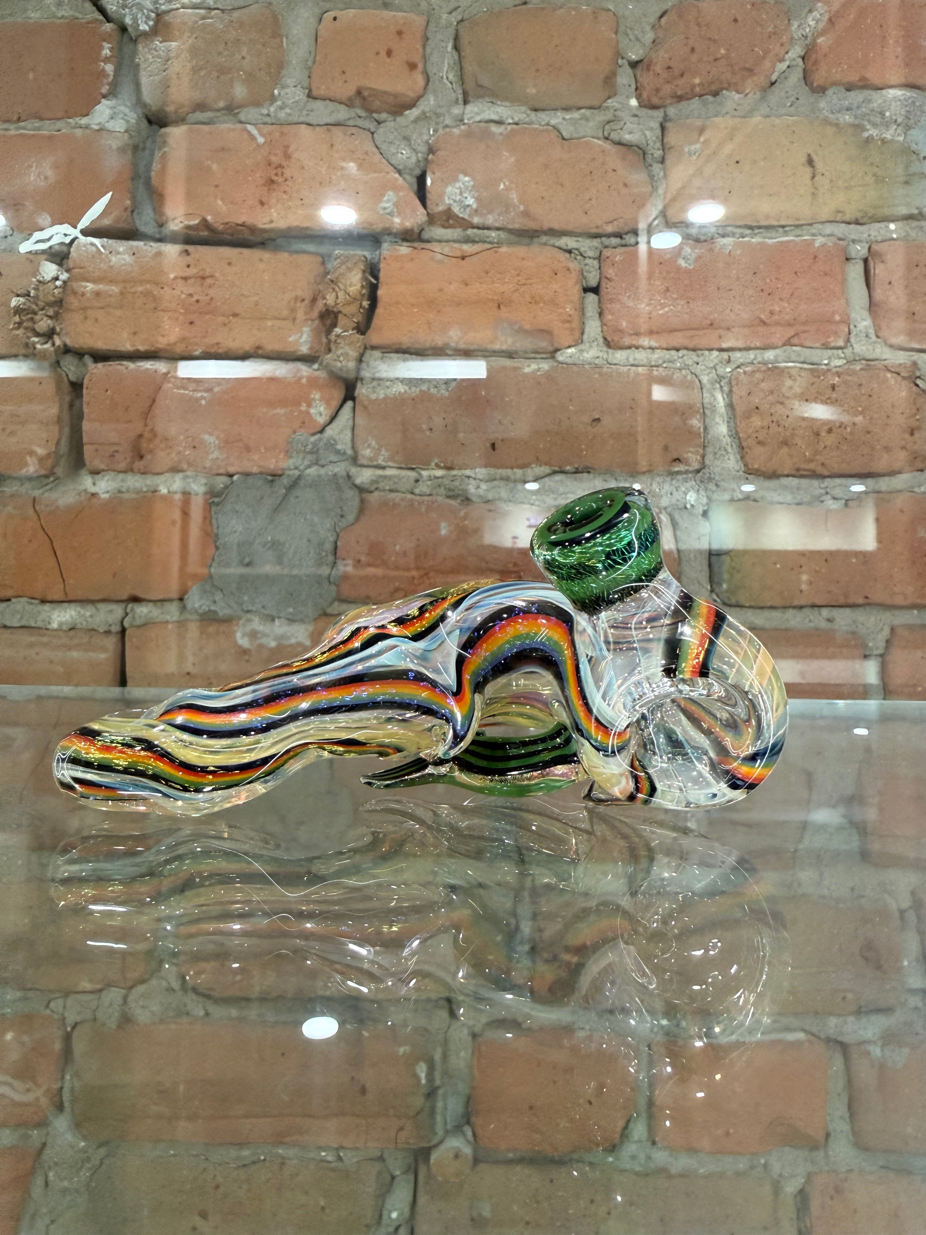 Pipe à fumée et dichroïque en verre taillé en forme de pierre tombale