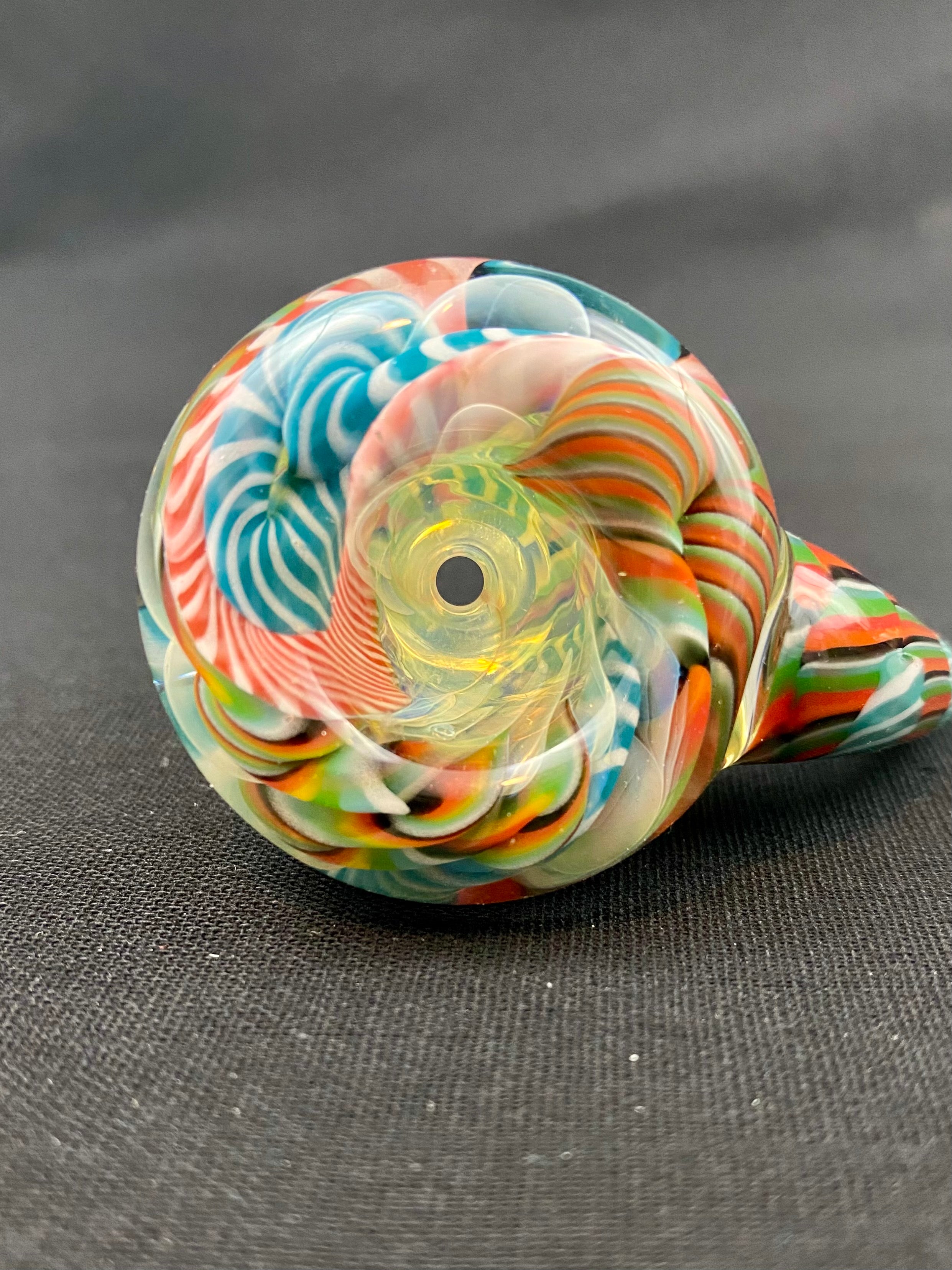 Bol à piston en verre taillé en forme de pierre tombale de 18 mm